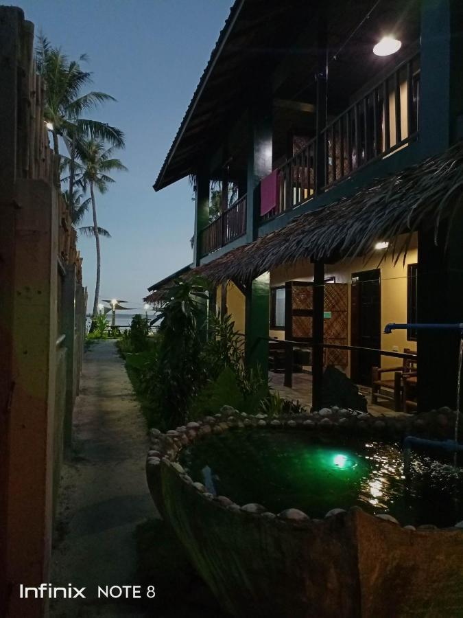 Eddie'S Beach Resort Siargao Хенерал Луна Екстериор снимка